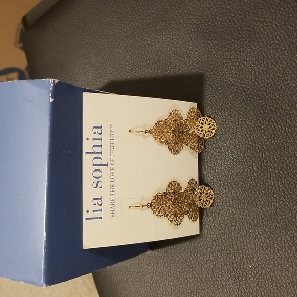 Jewelry - Picture 3 of 3